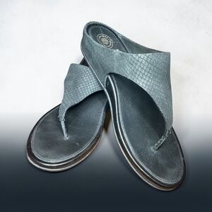 FitFlop Women’s Suede Comfort Thong Sandals - Black/Charcoal Gray - Size 8